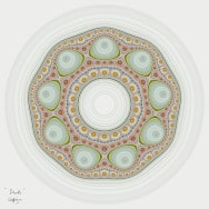 Mandala matematico. Shells, un'immagine frattale per una stampa in colori pastello con sfondo grigio, un insieme di Julia.